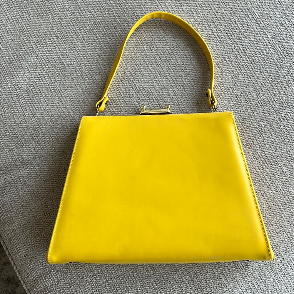 Vintage yellow handbag
